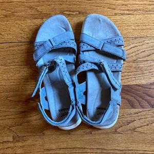 Earth Origins brand frosty grey sandals size 7 1/2. Excellent condition.
